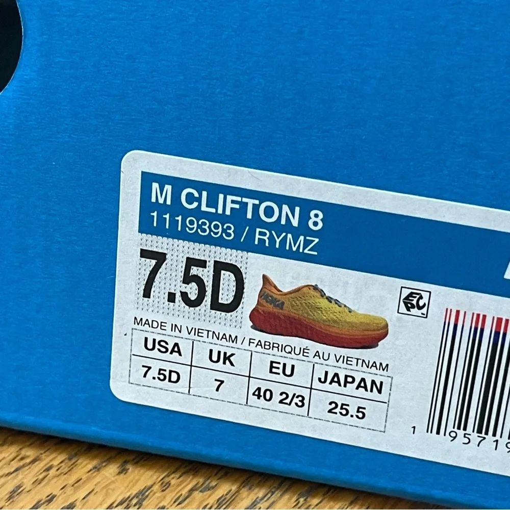 NWT Hoka Clifton 8 Yellow Hoka One One Men’s Running shoes — brand NEW - Picture 14 of 16